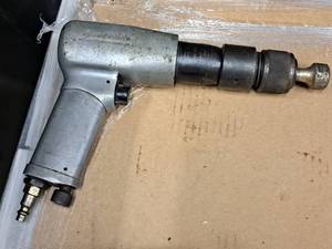 lot 864 image: Blue-Point Air Impact Wrench