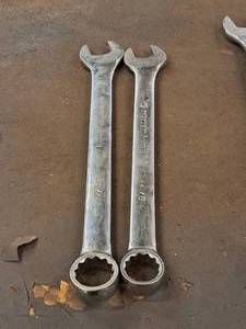 lot 885 image: Lot of (2) Crescent Combination Wrenches - 1-14 and 1-18