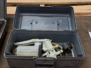 lot 883 image: Vacuum Gauge with Case