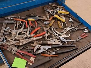 lot 821 image: Lot of (1 Drawer) Hand Tools - Pliers, Vise Grips, Adjustable Wrenches, Snips