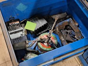 lot 828 image: Lot of (1 Drawer) Hand Tools - Drill Bits, 3-Jaw Puller, Work Gloves