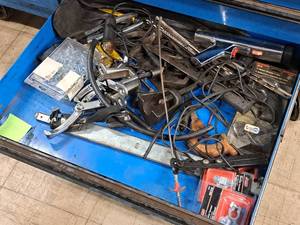 lot 831 image: Lot of (1 Drawer) Hand Tools - Timing Gun, Assorted Pullers
