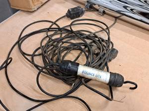 lot 899 image: Bounce Light Fluorescent Work Light