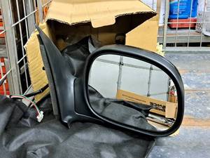 lot 901 image: 1997-2003 Ford F-150 Passenger Side Mirror