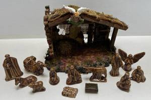 lot 130 image: Vintage Nativity Stable & Ceramic Nativity Set