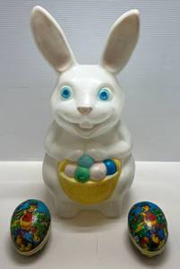 lot 131 image: Vintage Bunny Blow Mold & Paper Mache Easter Eggs