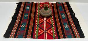 lot 132 image: Signed JJ Navajo Pot & Nvajo Style Blanket