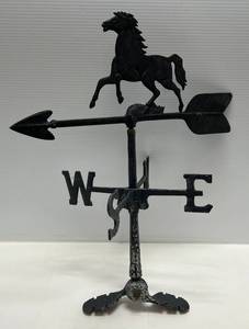 lot 150 image: Vintage Casted Metal Horse Weather Vane