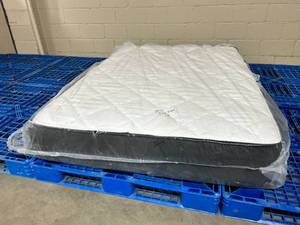 lot 11 image: Sound Sleep Quilted Top 11 Firm Full Mattress