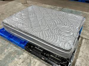 lot 1 image: 12 Extra Plush Queen Mattress