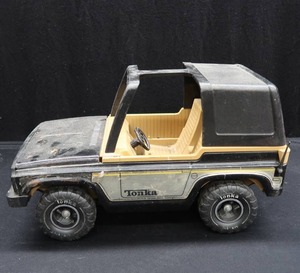 VINTAGE TONKA BRONCO TOY TRUCK WITH GAS CAN