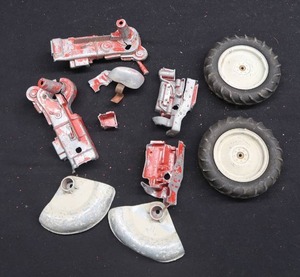 HUBLEY KIDDIE TOY TRACTOR IN PIECES