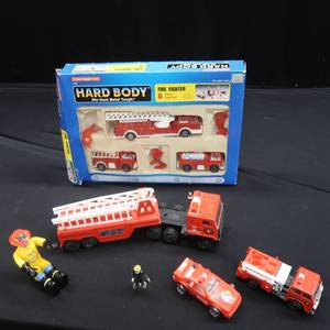 TOY FIREFIGHTER SET WITH FIRE TRUCKS