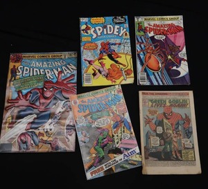 THE AMAZING SPIDER-MAN COLLECTIBLE COMIC BOOKS AND METAL POSTER