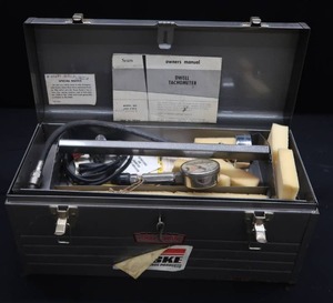 DWELL TACHOMETER WITH TOOLBOX