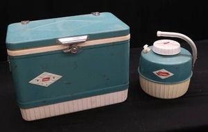 VINTAGECOLEMAN COOLER AND COLEMAN WATER JUG