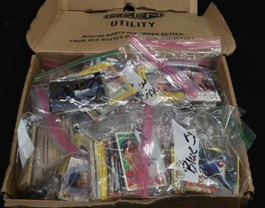 BASEBALL CARDSHUGE LOT
