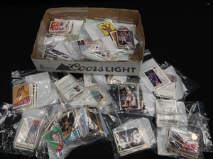 BASKETBALL COLLECTORS CARDS