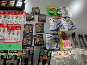 lot 28 image: TABLE FULL OF AIR PARTS