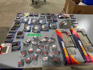 lot 42 image: ASSORTMENT OF BLIND SPOT MIRRORS