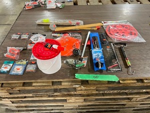 lot 80 image: ICE FISHING TIP UP LOT