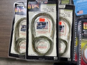 lot 159 image: GUN CLEANING ACCESORIES AND KITS