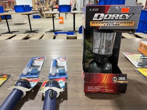 lot 134 image: FLASHLIGHTS AND LANTERNS