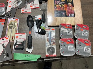 lot 120 image: GRILLING ACCESORIES