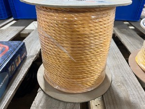 lot 109 image: 600 FT OF 38 TWISTED POLY ROPE