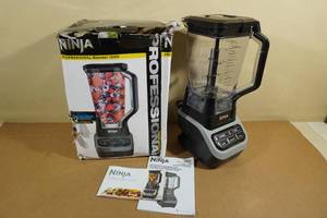 lot 19 image: Ninja Professional Blender 1000