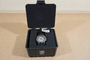 lot 24 image: Luminox Commando Frogman XS.3301 Mens Dive Watch