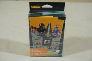 lot 111 image: 2022 Panini Optic Hanger Box of Football Cards