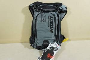 lot 116 image: USWE Protector Patriot 15 Hydration Backpack