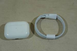 lot 147 image: Apple AirPods Pro with MagSafe Charging Case