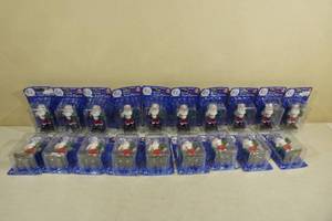 lot 148 image: 19 Unopened Santa Figurines