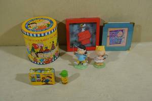 lot 153 image: Assorted Peanuts Gang Memorabilia