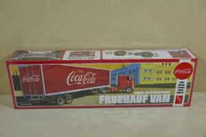 lot 175 image: AMT Coca-Cola Highly Detailed 125 Trailer Model Kit