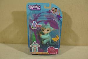 lot 180 image: Fingerlings Baby Monkey
