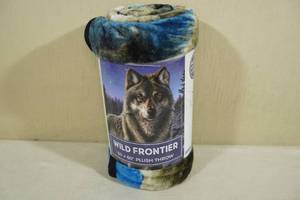 lot 185 image: Wild Frontier 50x60 Plush Throw Blanket