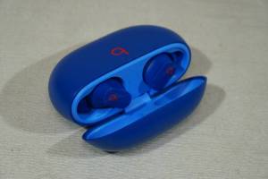 lot 206 image: Beats Studio Buds -Blue