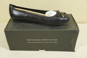 lot 215 image: Vionic Womens Minna Slip-On Shoes -Size 10