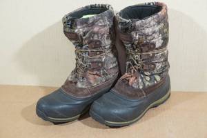 lot 226 image: Ranger Waterproof Winter Boots -Size 6