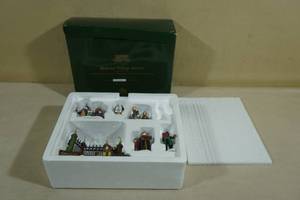 lot 253 image: Department 56 The Heritage Village Collection Porcelain Accessories A Christmas Carol Reading By Charles Dickens