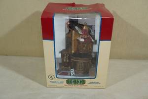 lot 255 image: Lemax Village Collection Porcelain Lighted House