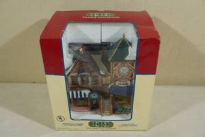 lot 257 image: Lemax Village Collection Porcelain Lighted House