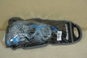 lot 275 image: Cressi Pano 4 Snorkel Set -ClearBlue