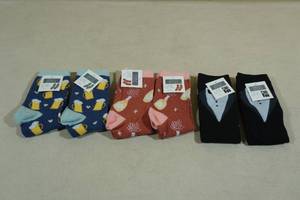 lot 289 image: 6 Pairs Adult Socks One Size Fits Most
