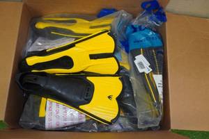 lot 294 image: 13 Pairs Cressi Travel Size Fins Assorted Sizes