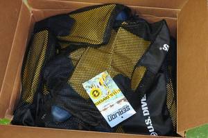 lot 295 image: 12 Pairs Juniors US Divers Swim Fins Assorted Sizes