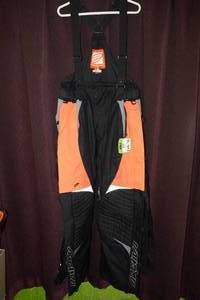 lot 364 image: Arctiva Overall Snowpants -Mens XL